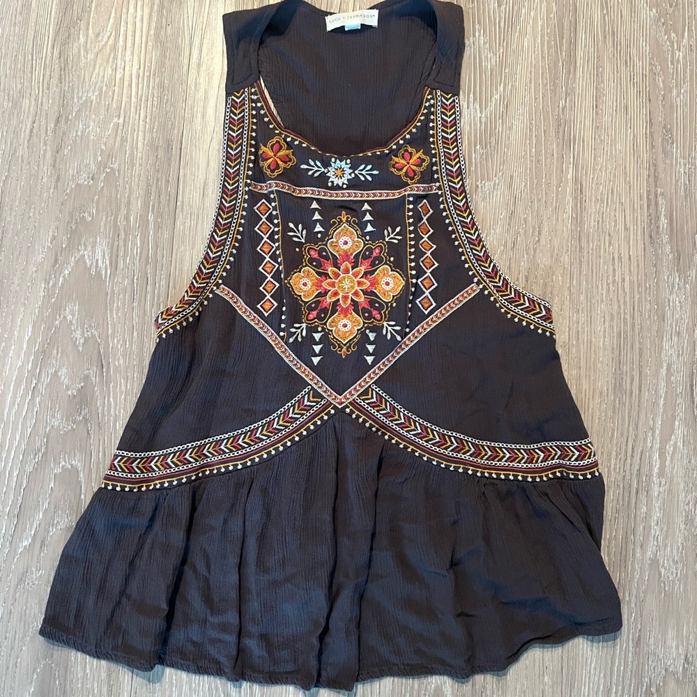 Embroidered Sleeveless Top - Black
